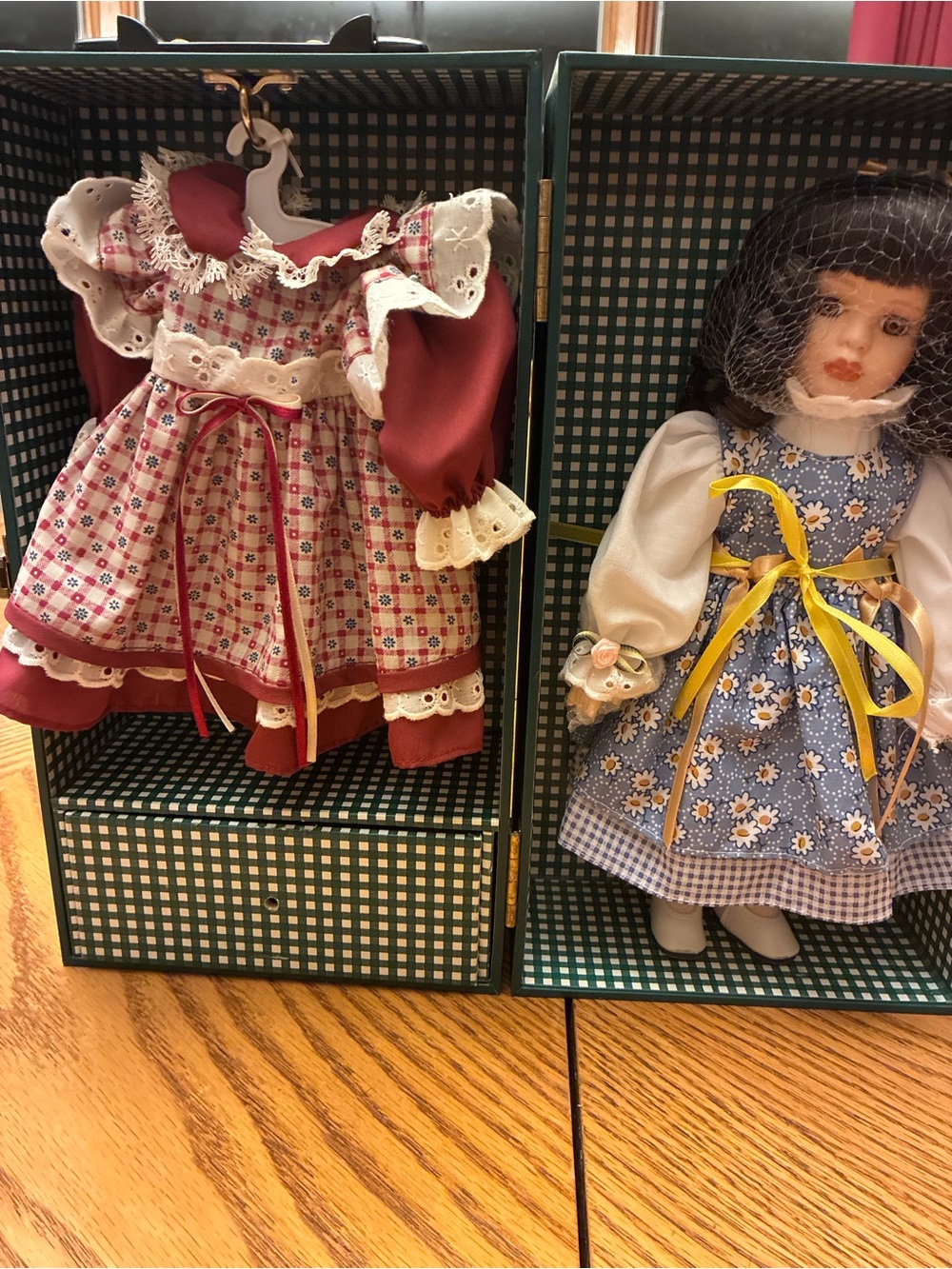 Collector's Choice Dotie Porcelain Doll Limited Edition Trunk COA Set